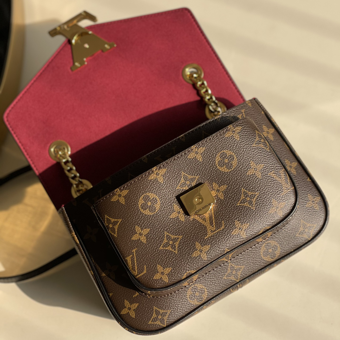 Ladies Fashion Luxury V Logo Tote Bag