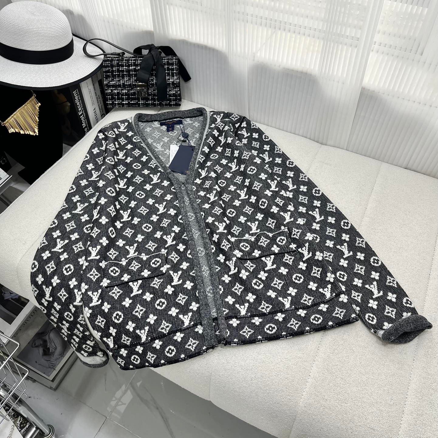 Winter New Letter Presbyopia Cardigan Sweater