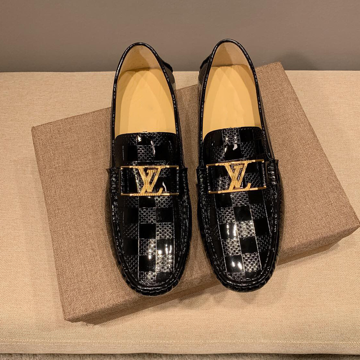 Bright Black V Logo Fashion Loafers