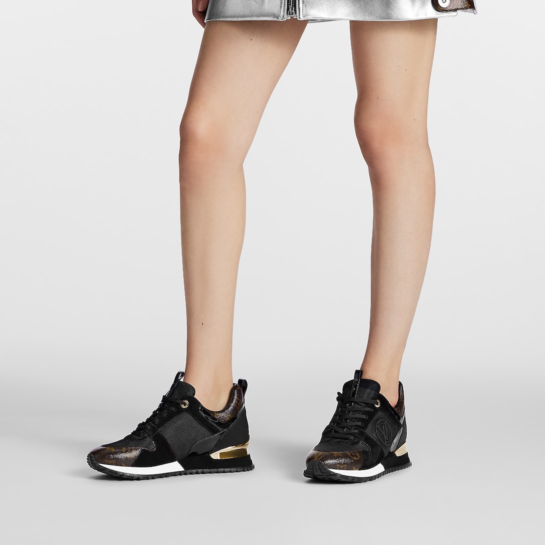 Women's Run Away Sneaker 951276