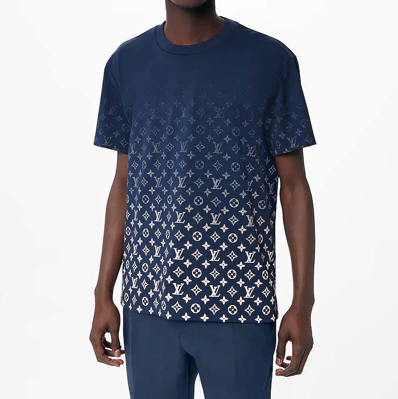 The latest gradient color T-shirt 01