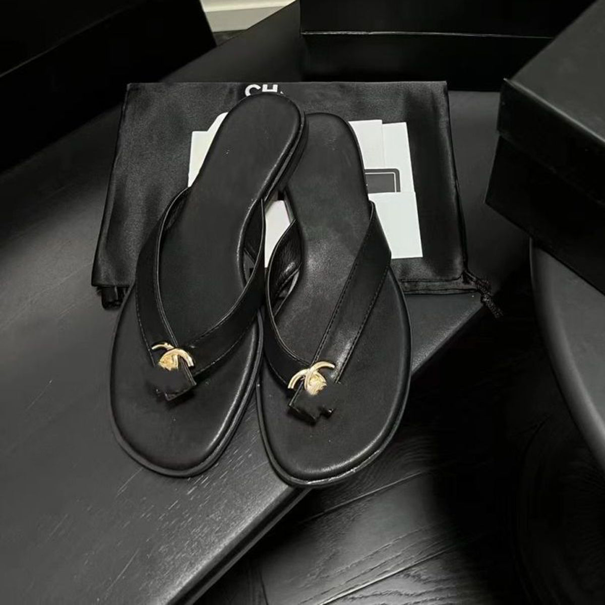 New stylish and minimalist sandals PD10041009