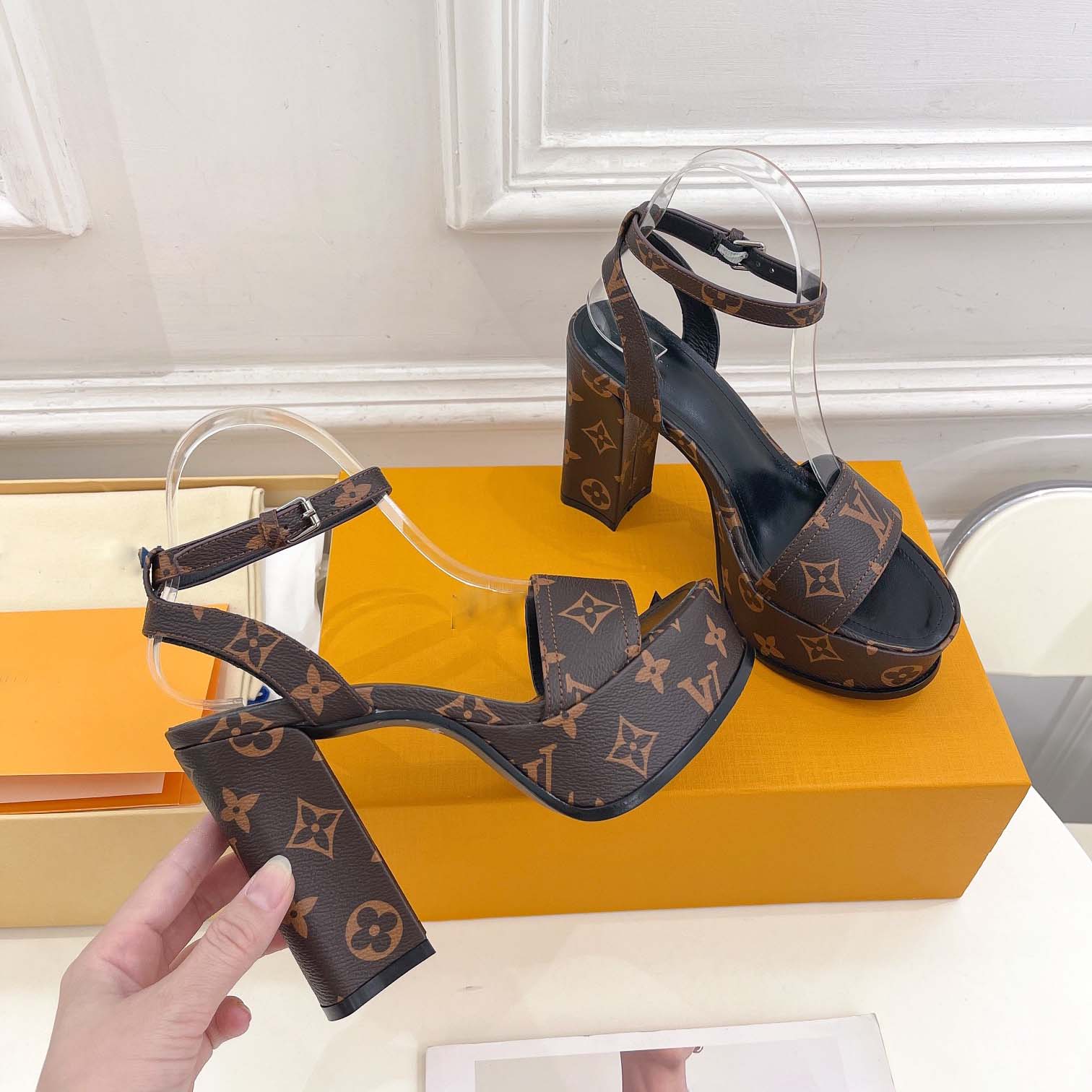 23 Ladies fashion luxury high heels SXC051502