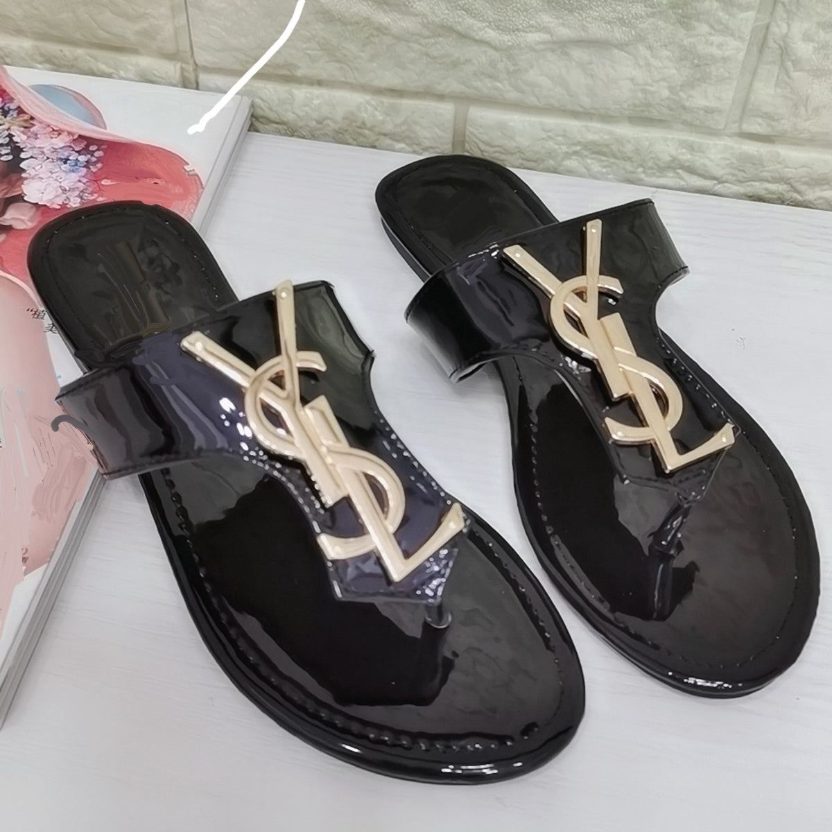 New stylish and minimalist sandals PD10041007