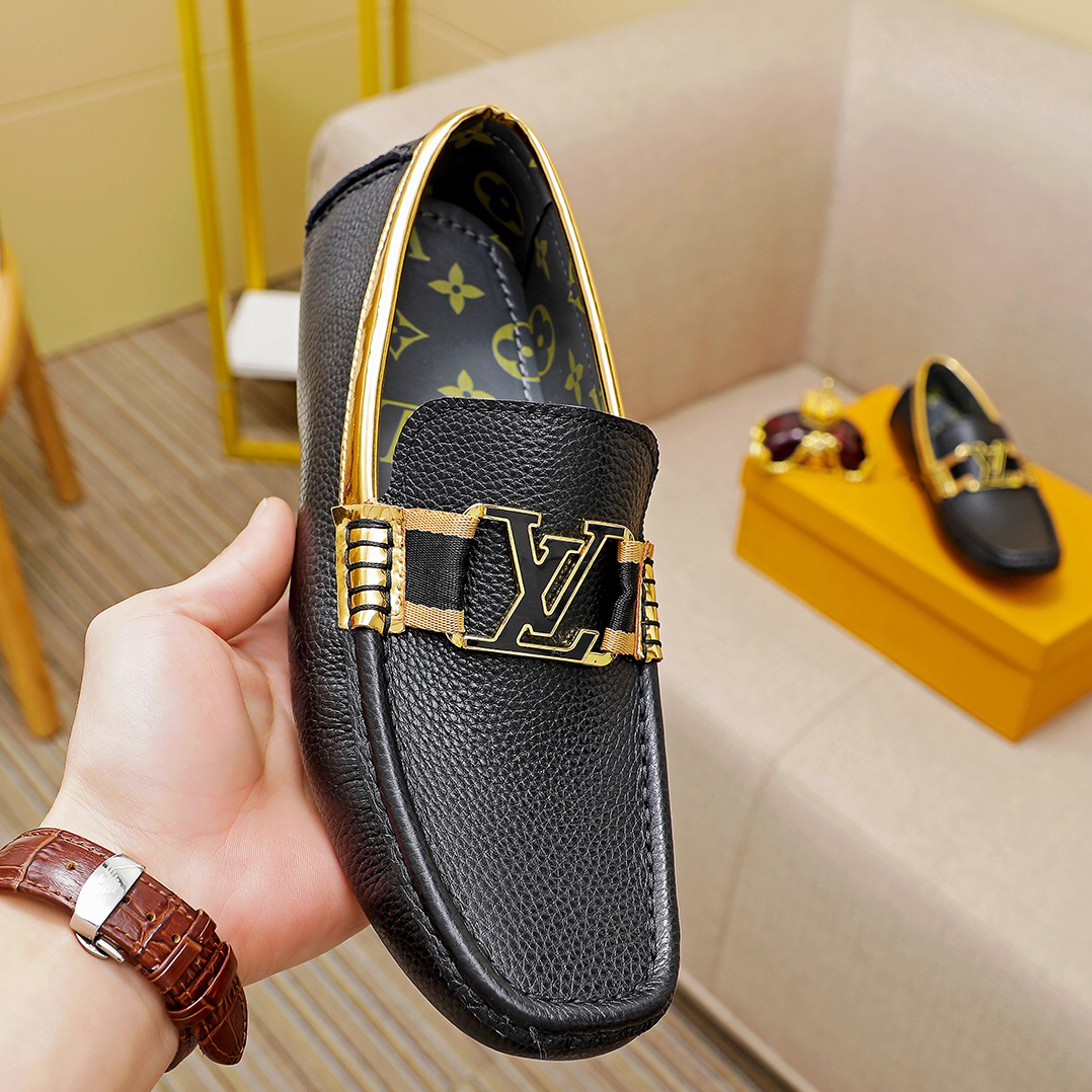 Men's Fashion Luxury V logo slip on shoe
