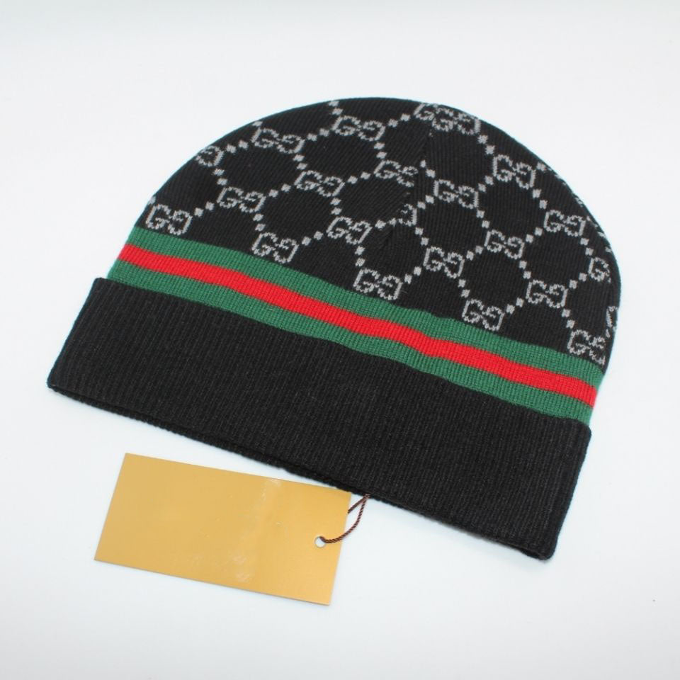Alphabet trendy wool with the same pullover knitted hat