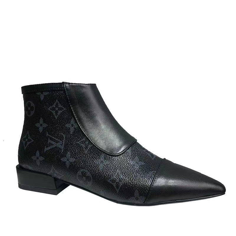 Ladies' pointy flat printed ankle boots