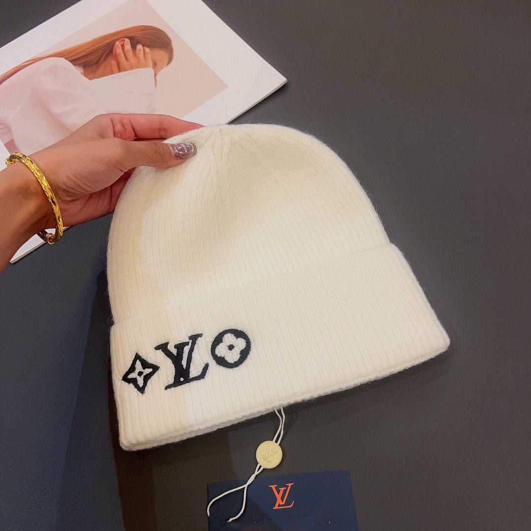 Autumn and winter hat high-end value high-end letter embroidery woolen hat