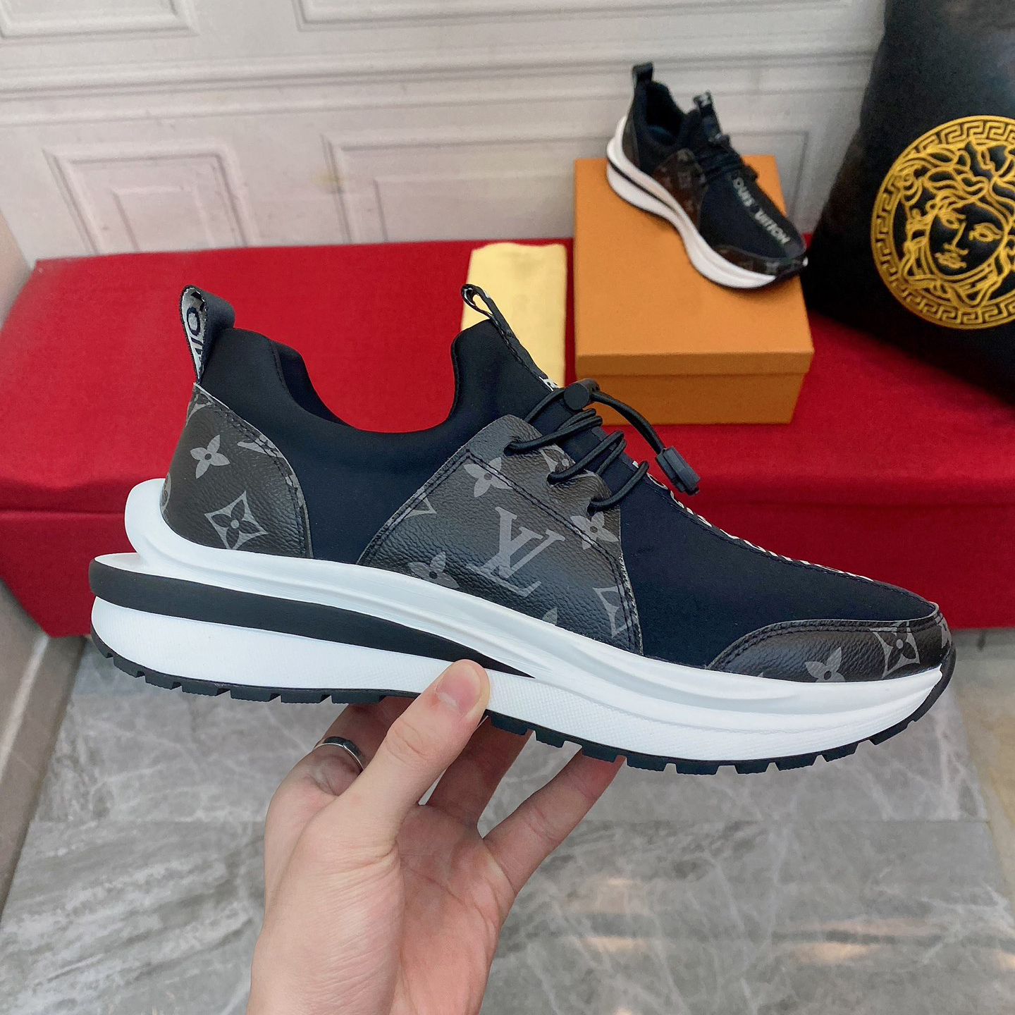 Classic Brand Black Men's Sneakers