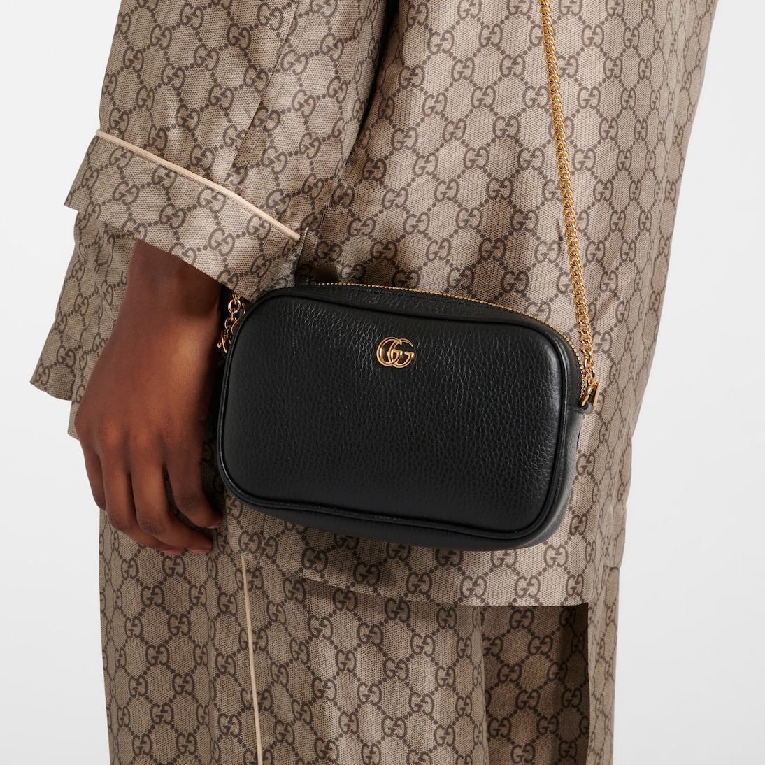 GG Marmont Mini Leather Shoulder Bag P00880695