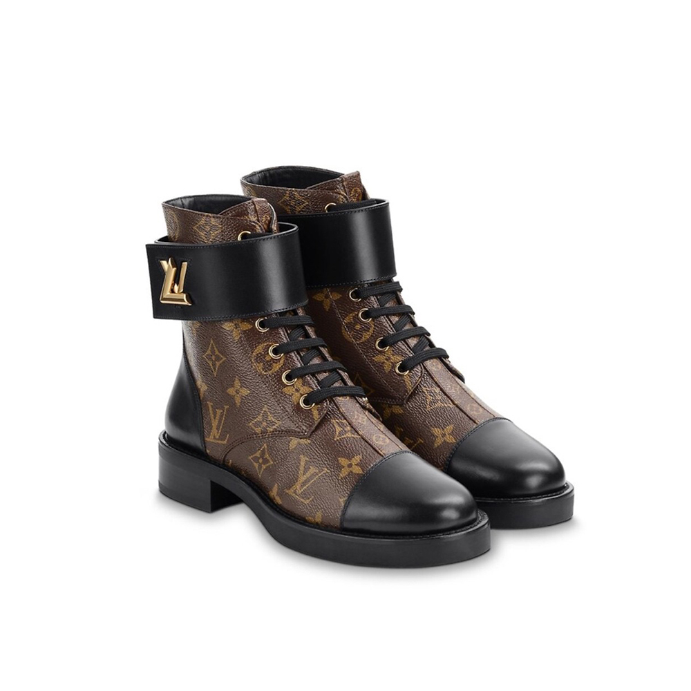Brown and black leather boots 920103