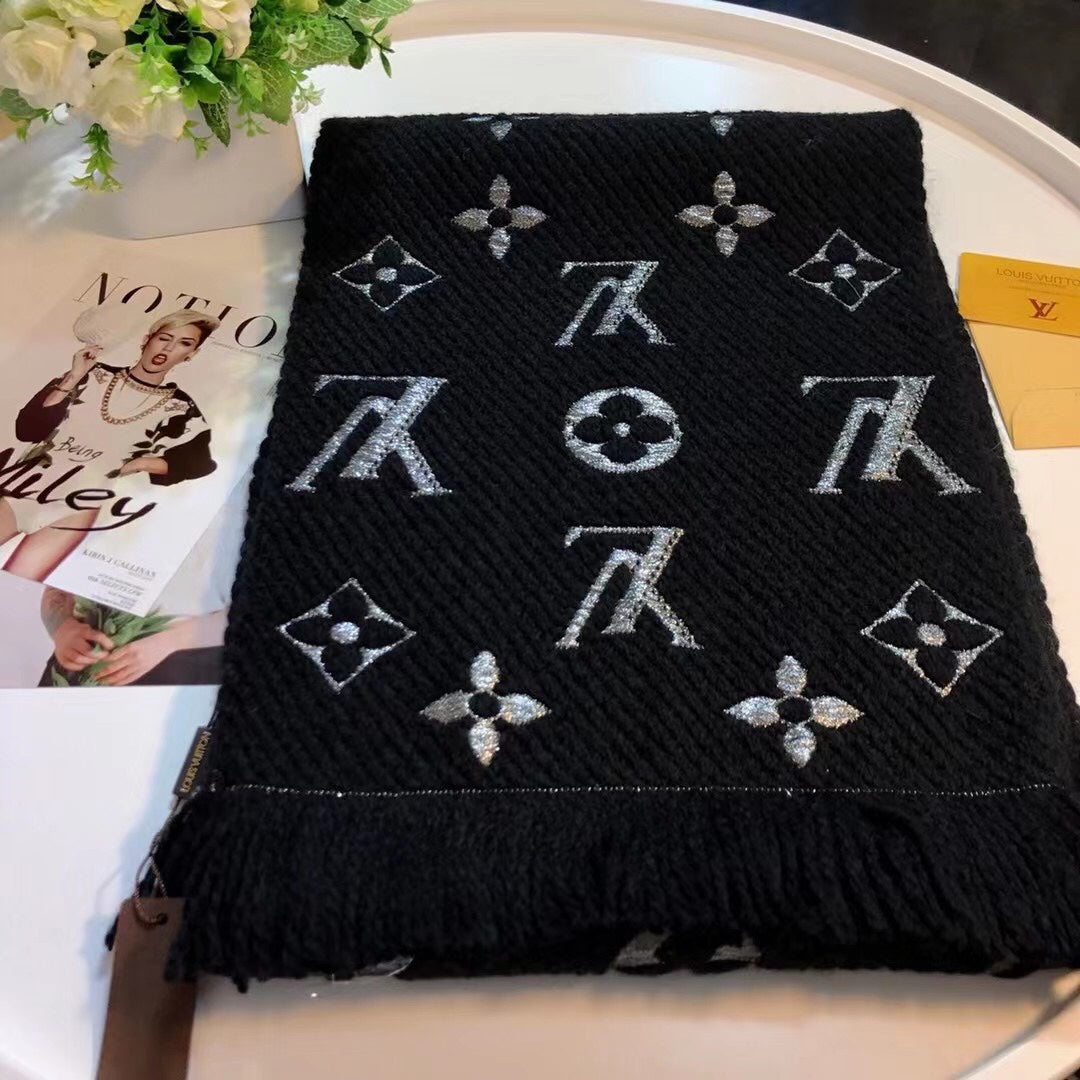 Black Fashion Lettering Versatile Warm Scarf