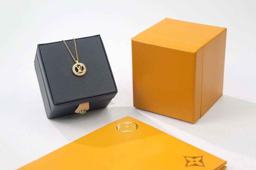 Round full diamond necklace