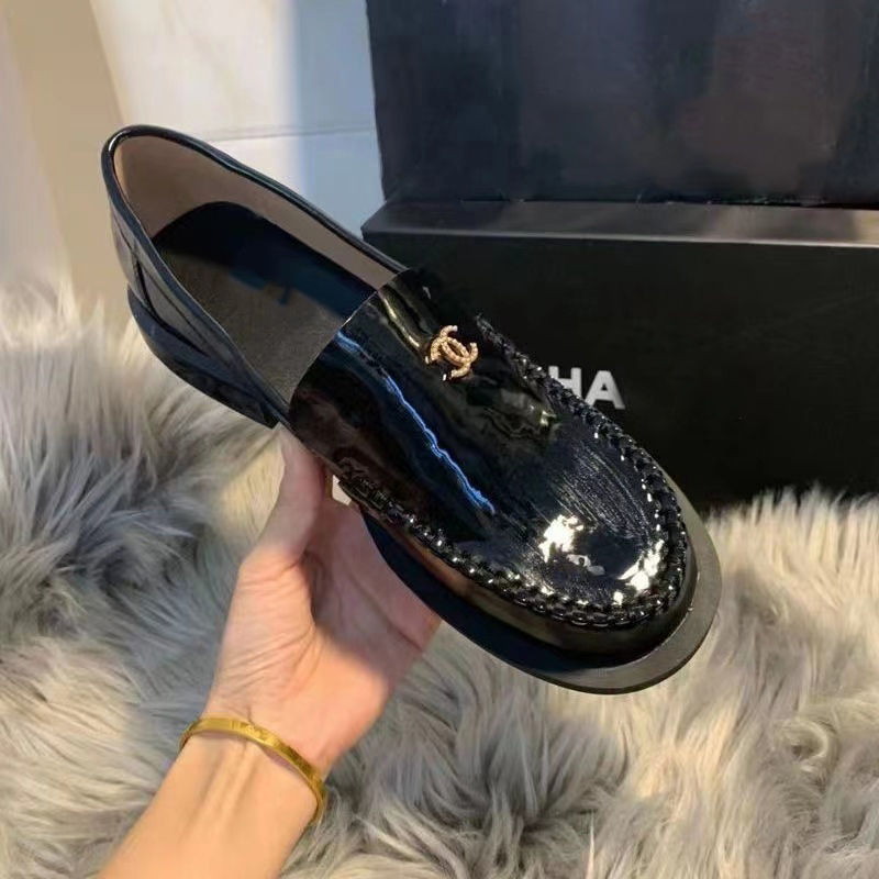 Classic Style Black CL Logo Women‘s Loafers