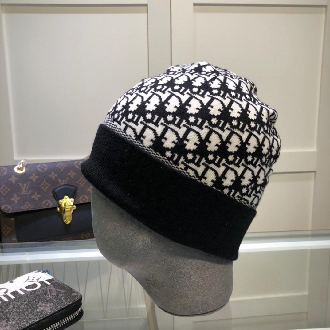 Letter all over print warm wool hat