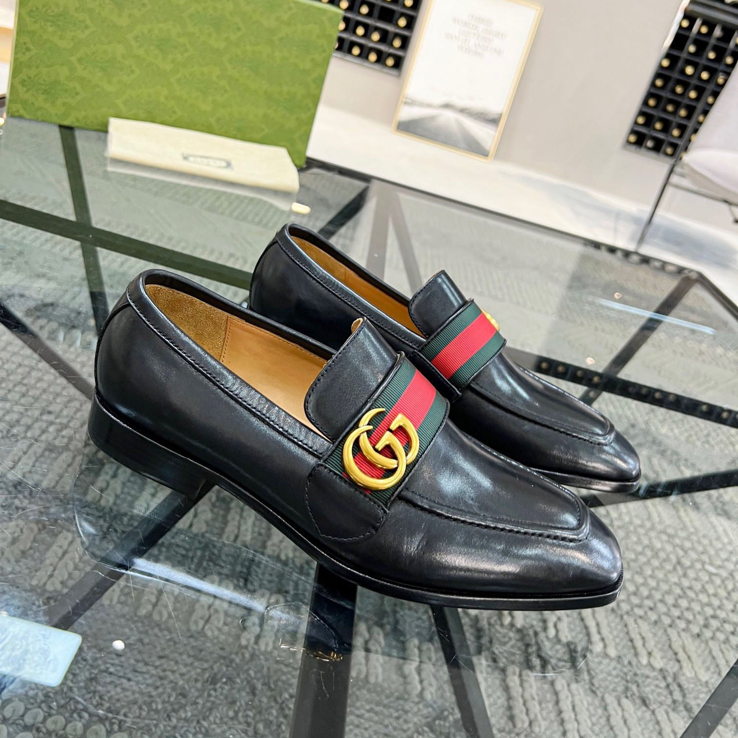The latest fashion men's loafers 121907