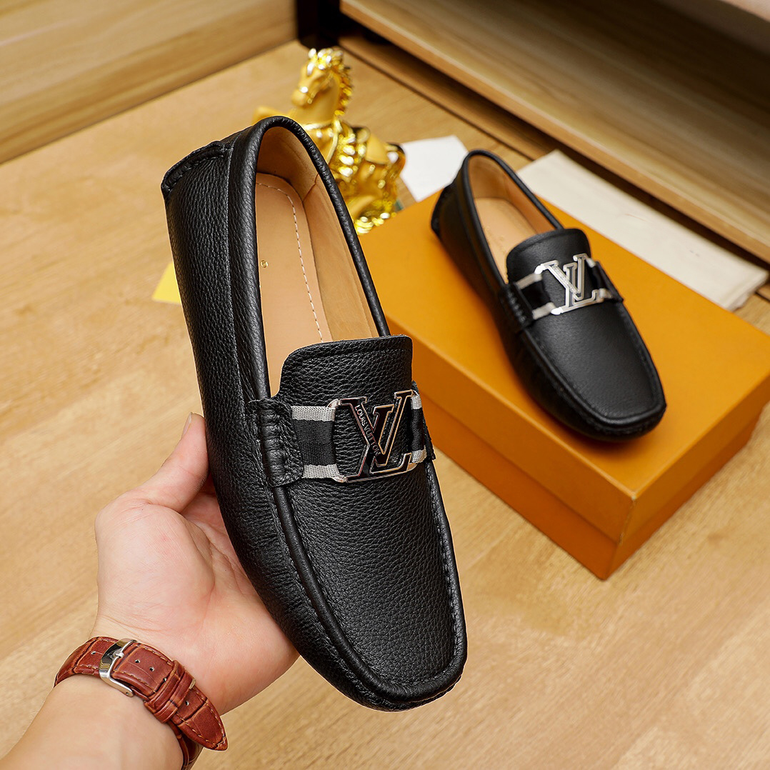 Black V Logo Classic Loafers WS002