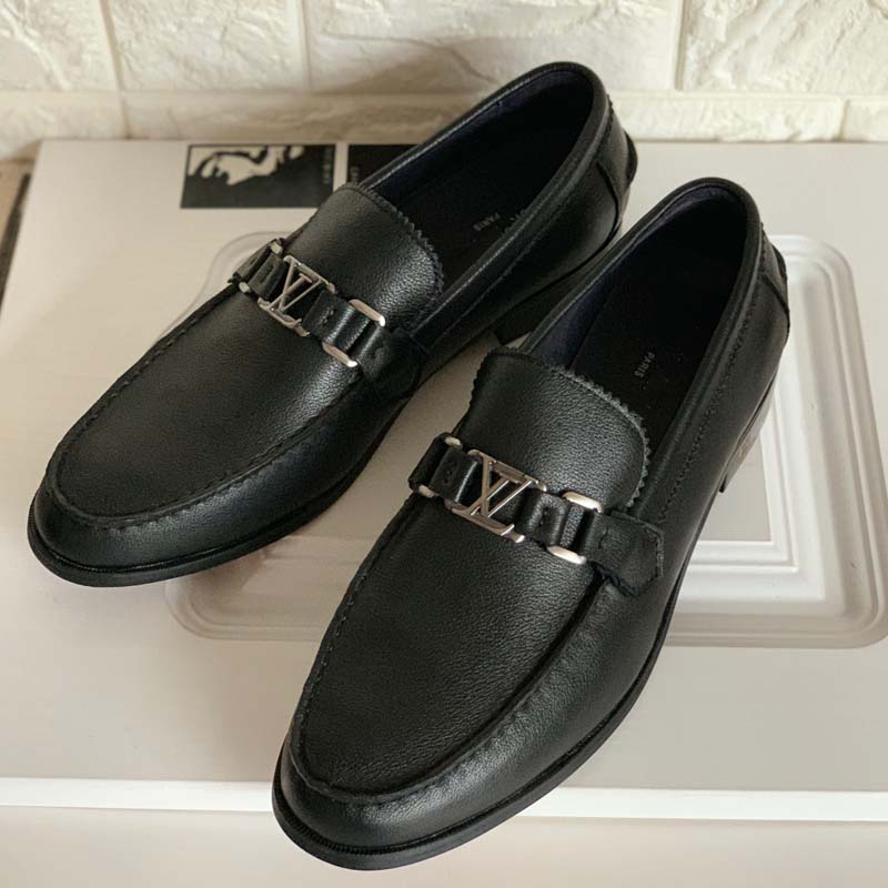 Men's classic loafers, first class foot sense, versatile wear, high-grade hardware buckle.