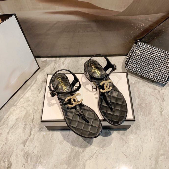New stylish and minimalist sandals PD10041013