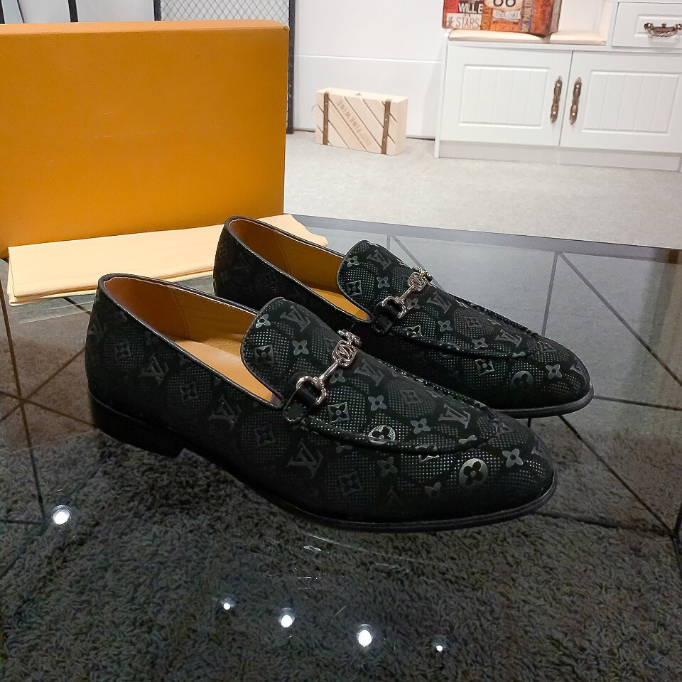 Black Print Classic V Logo Fashion Loafers