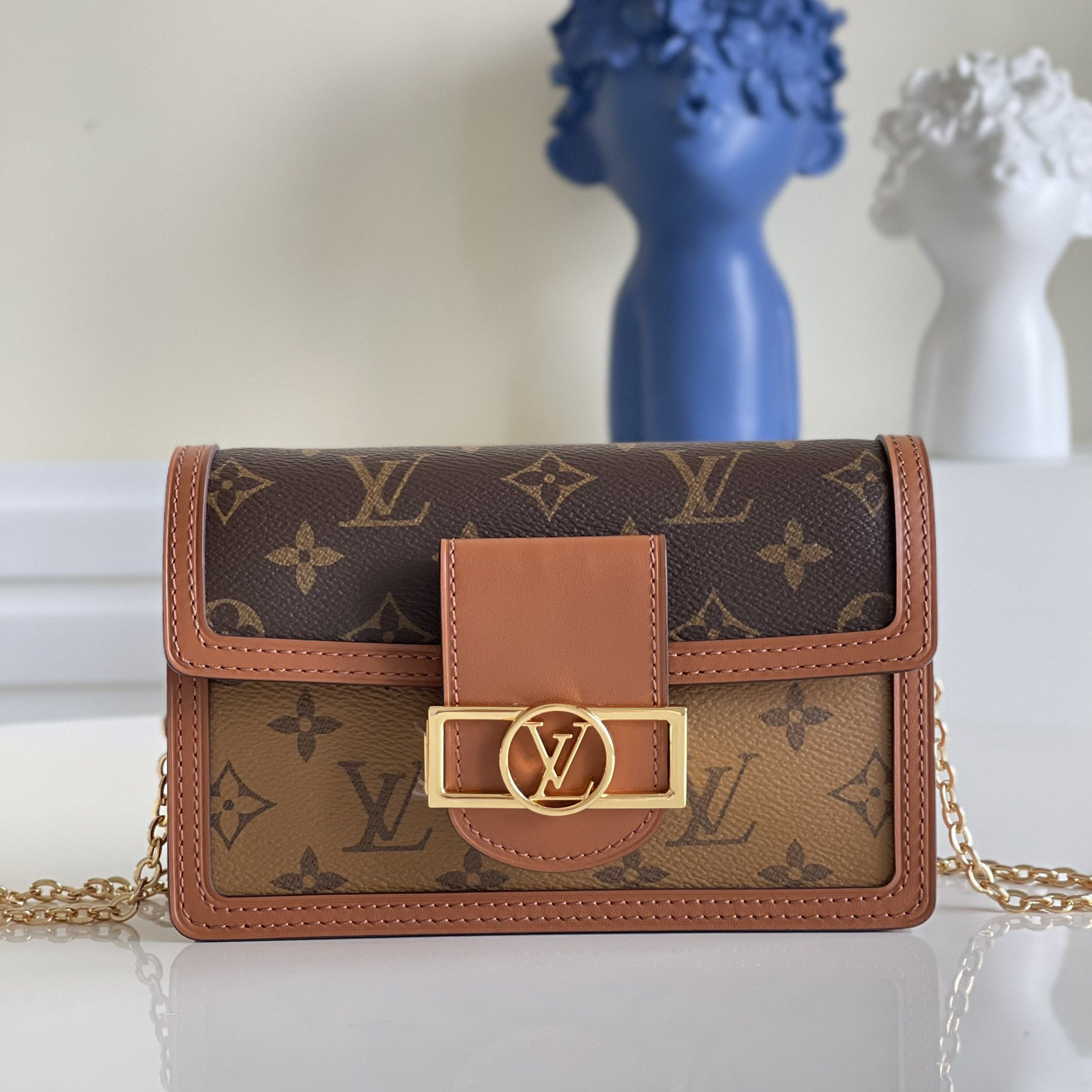 Ladies Fashion Luxury V Logo Classic Color Matching Bag