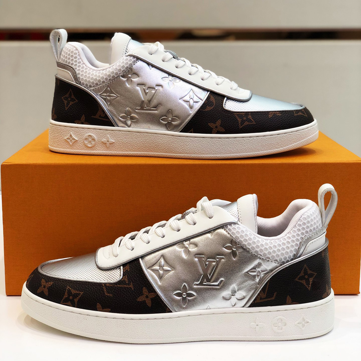 Luxurious Brown and Silver Colorblock Print Skateboards