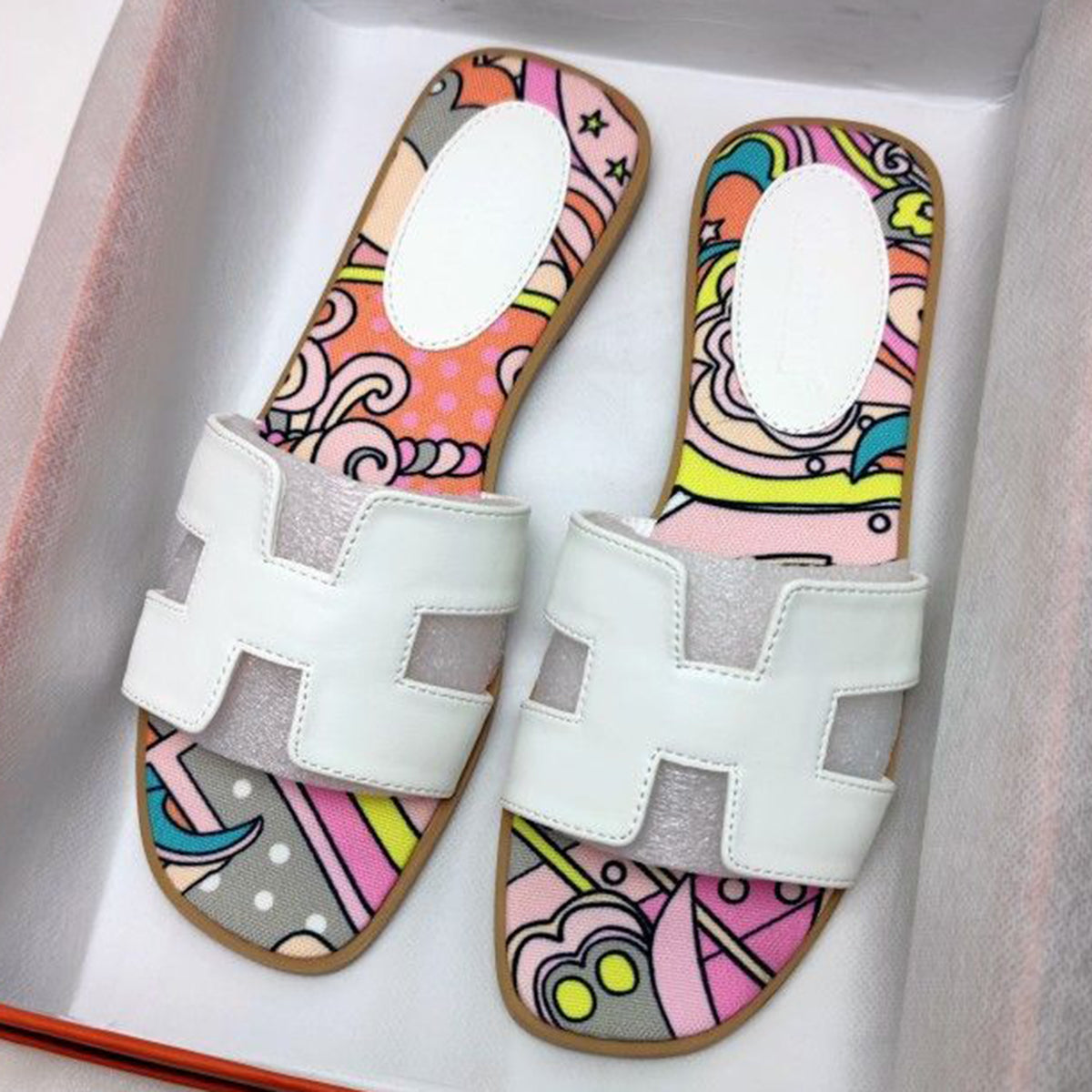 New stylish and minimalist sandals PD10041003