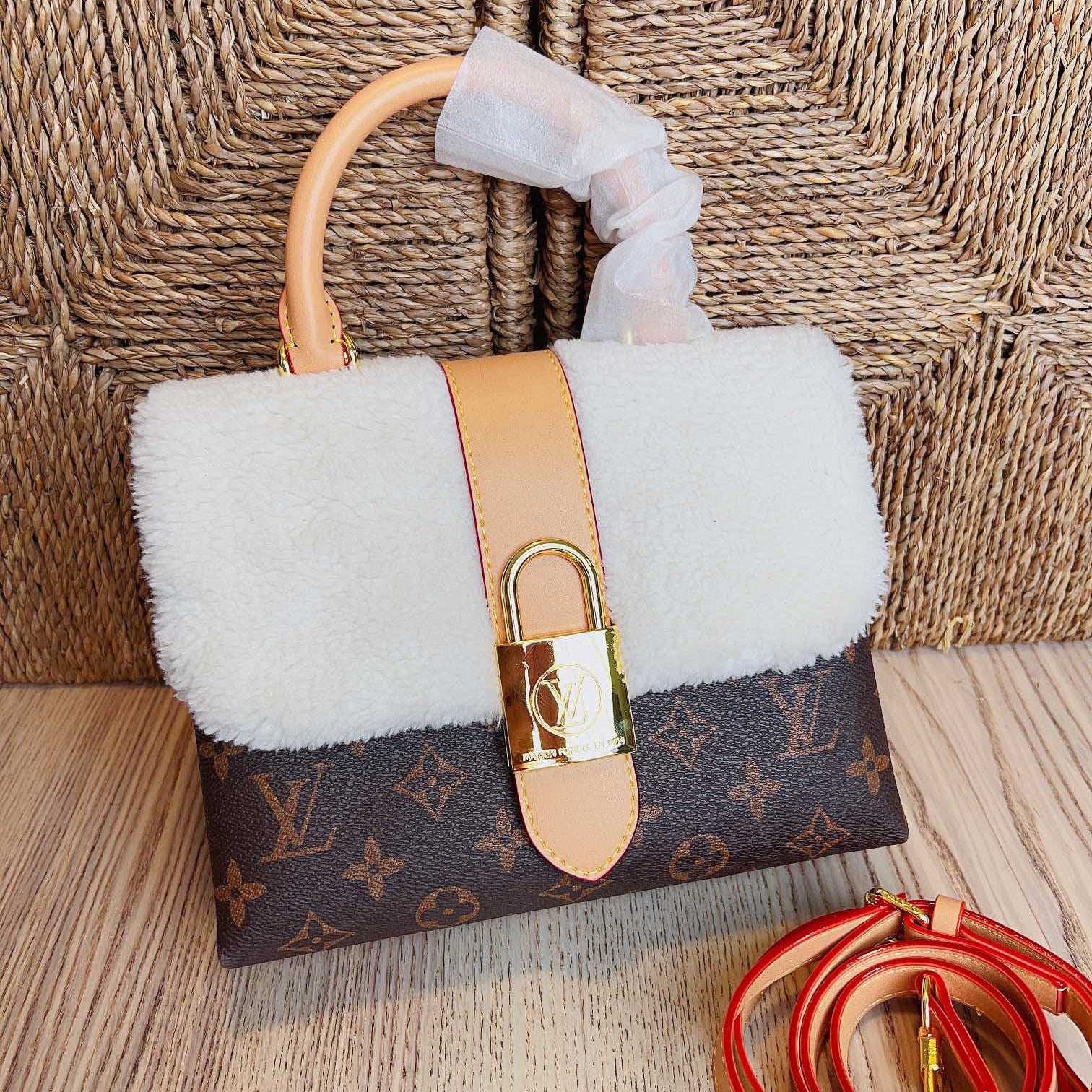 Autumn and winter cashmere small and stylish pouch