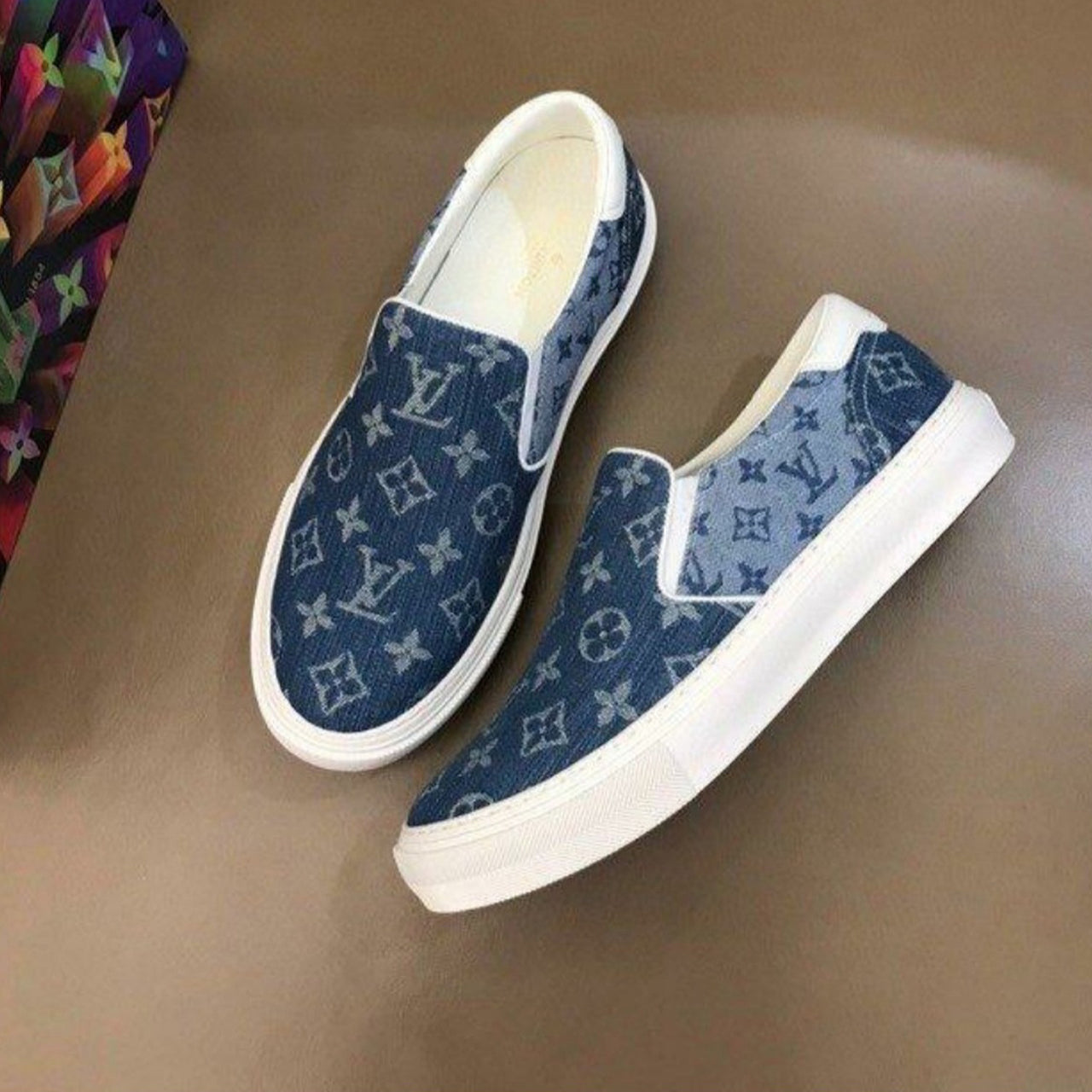Blue noble canvas slip-on shoes