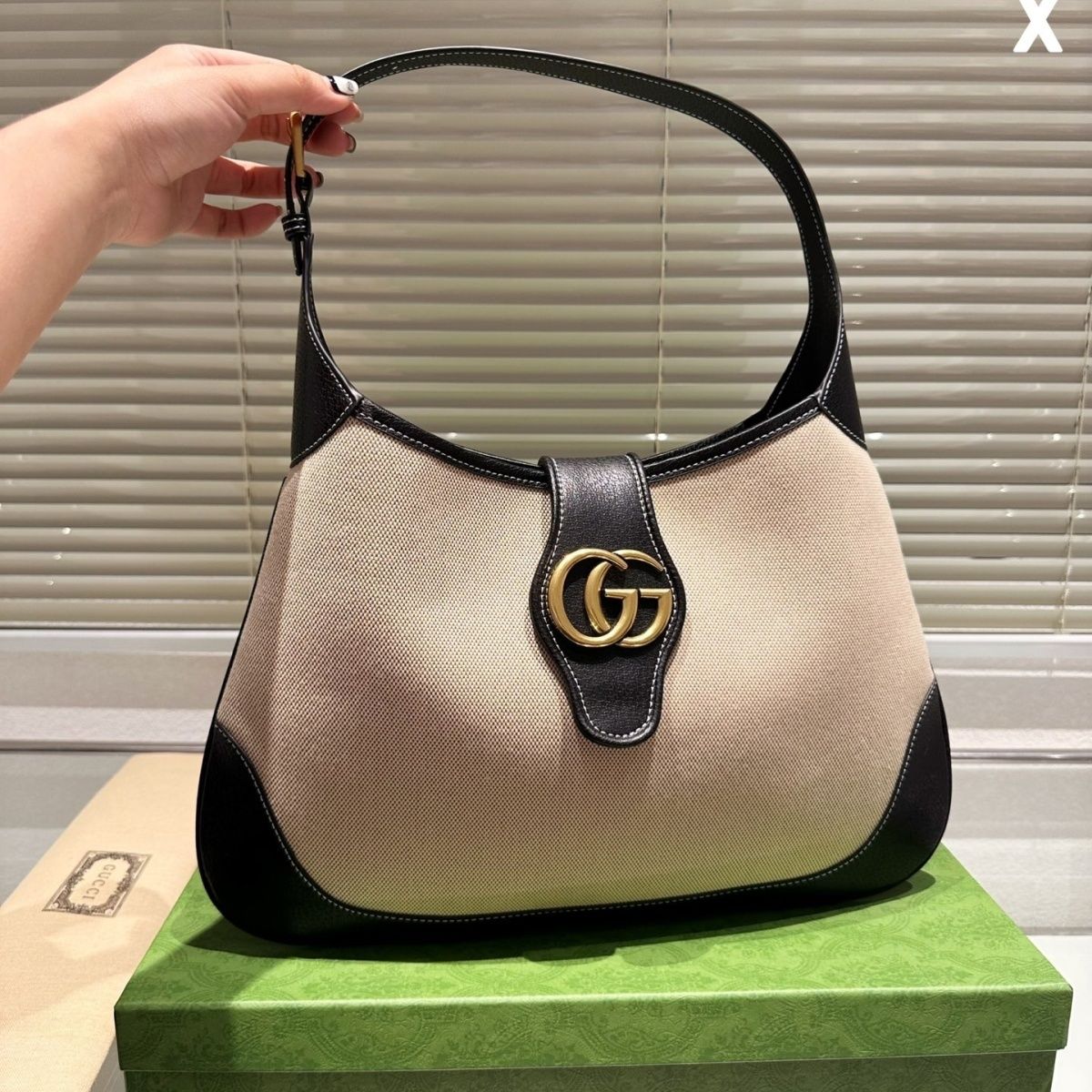 Fashion Classic Versatile Shoulder Bag KL10062628