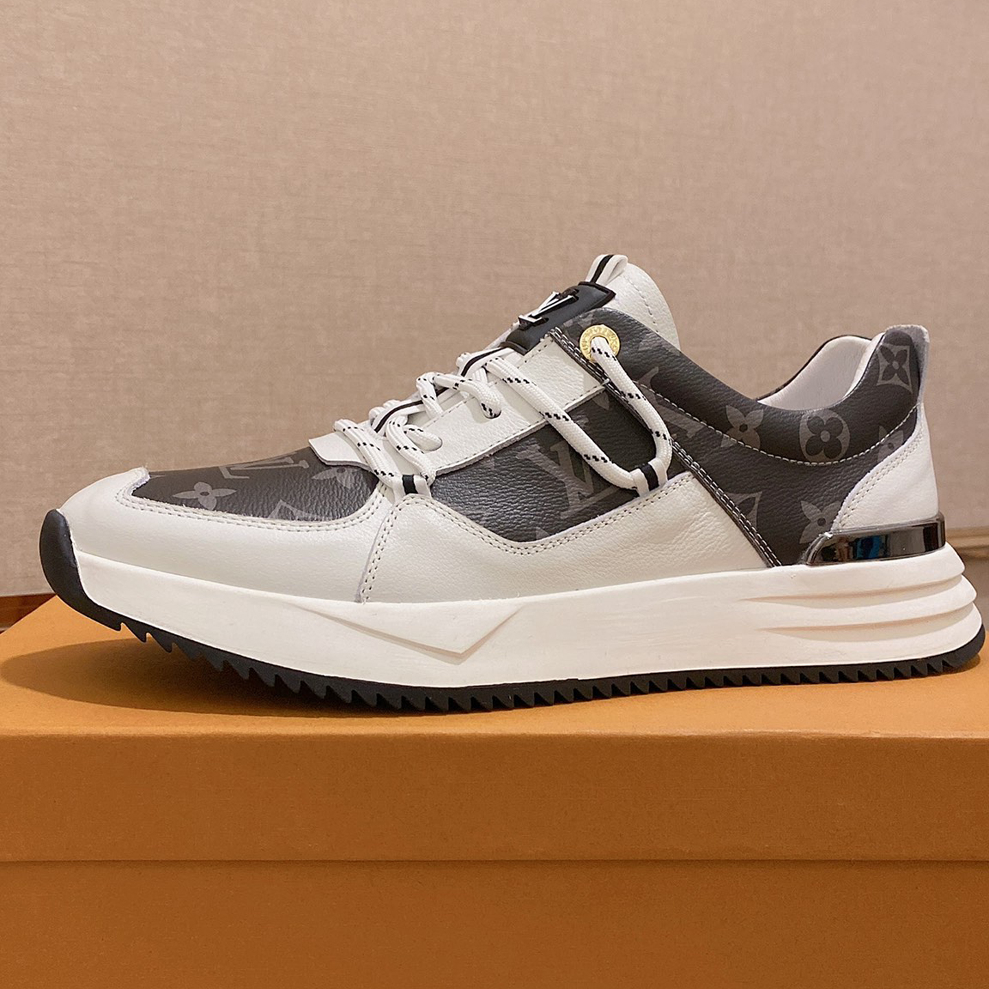 New splicing fashion casual laceup sneakers