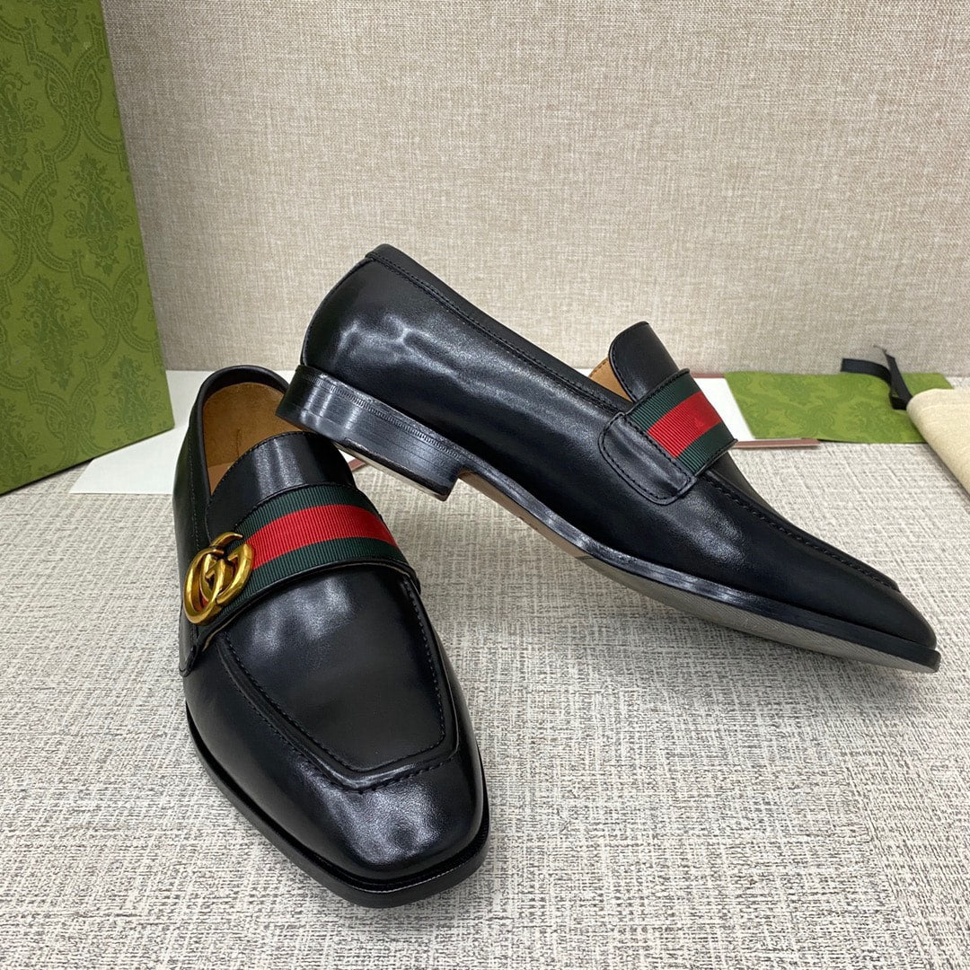 The latest fashion men's loafers 121906