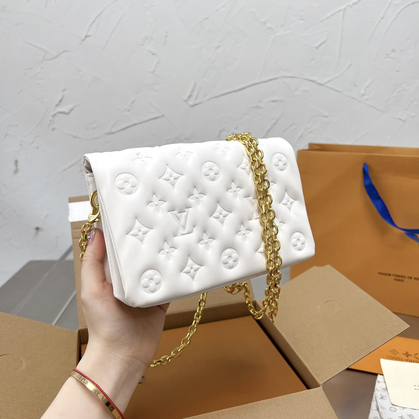 Ladies White Print Shoulder/Pouch