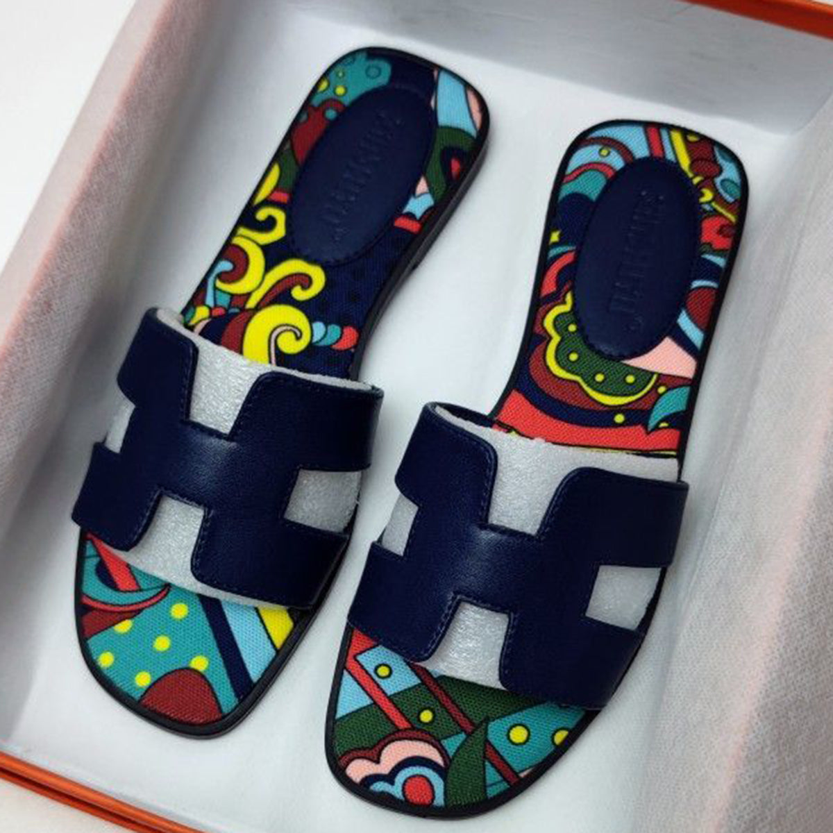 New stylish and minimalist sandals PD10041003