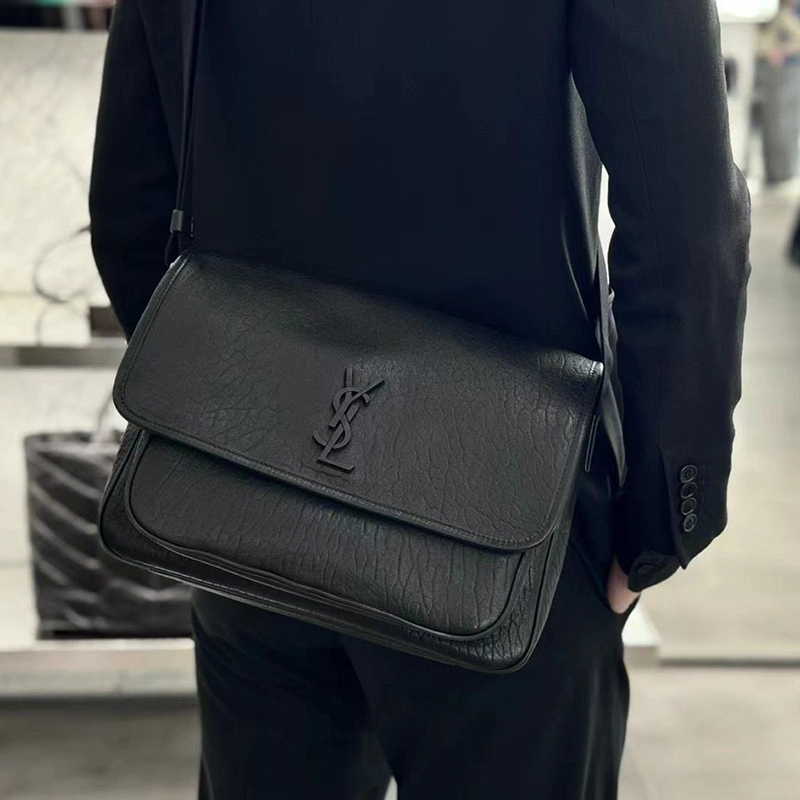 NIKI MESSENGER IN GRAINED LEATHER 8O1000
