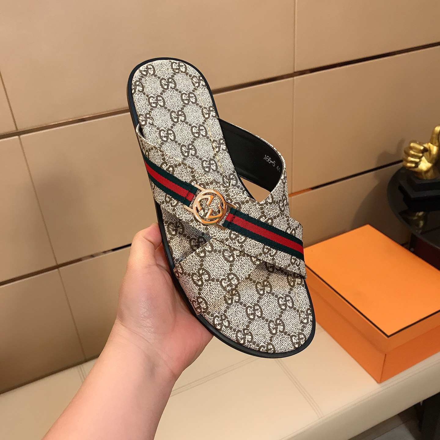 full print X-shaped slippers
