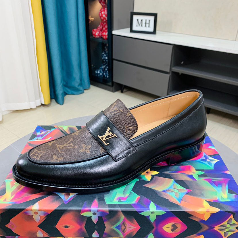 The latest fashion men's loafers 121902