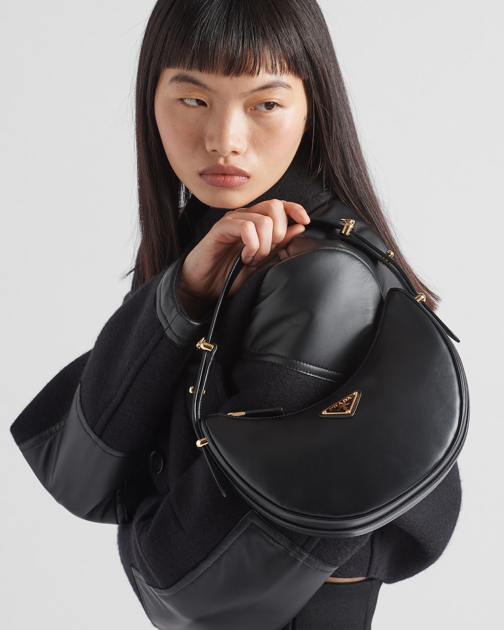 Arqué leather shoulder bag