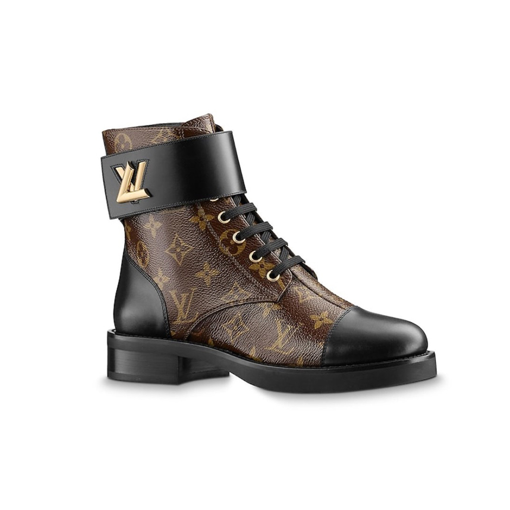 Brown and black leather boots 920103