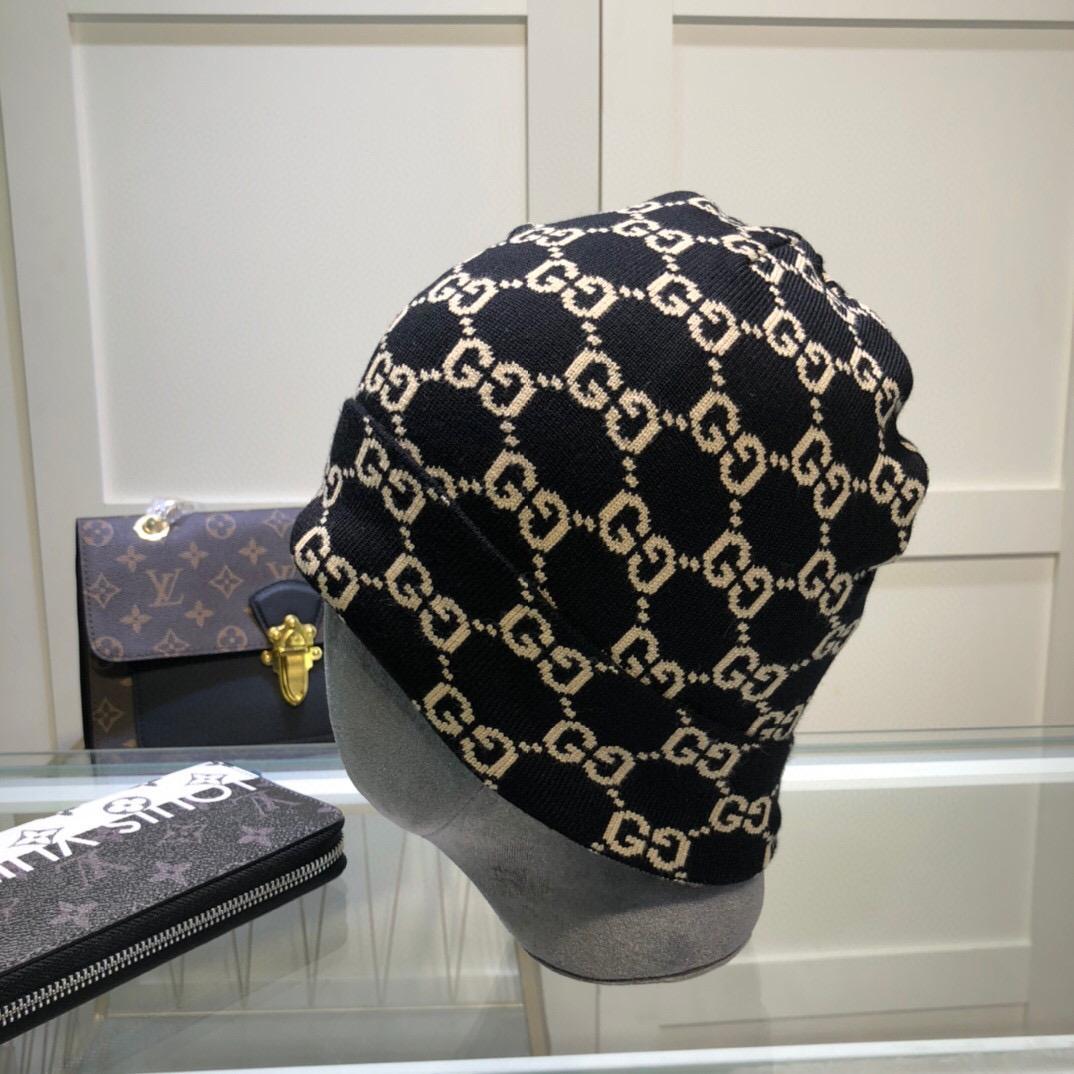 Letters full of printed woolen hat women's autumn and winter new cold hat trendy men's foreign style warm knitted hat
