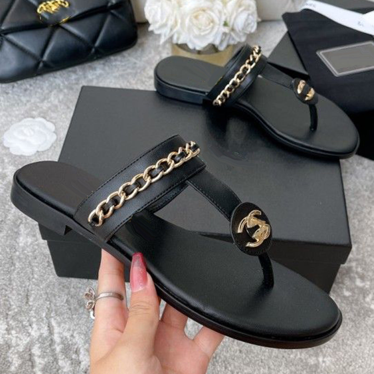 New stylish and minimalist sandals PD10041002