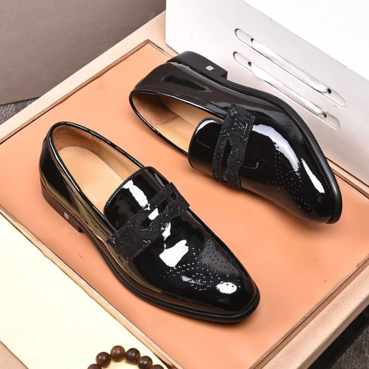 New black fashion leather shoes dress shoes