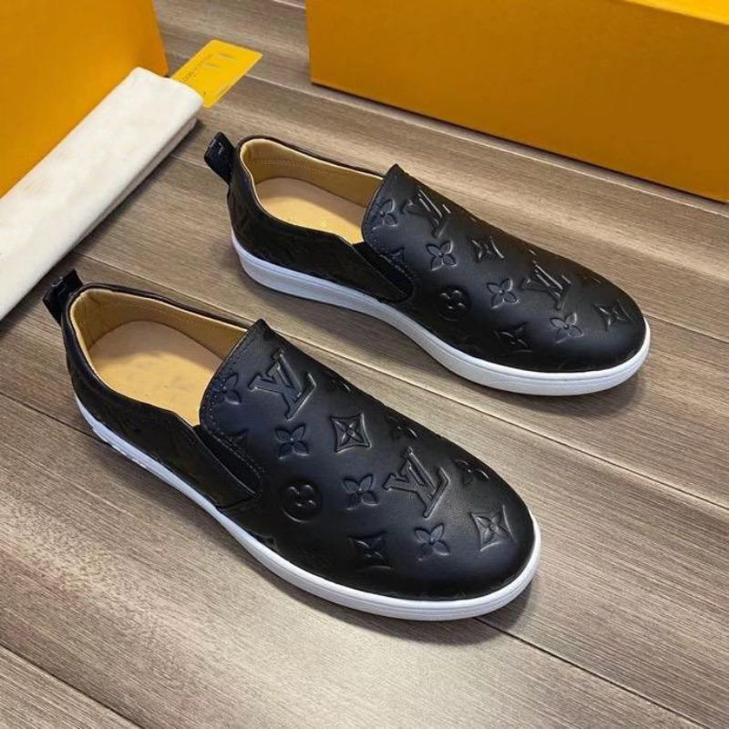 Black embeded pattern slipon shoes