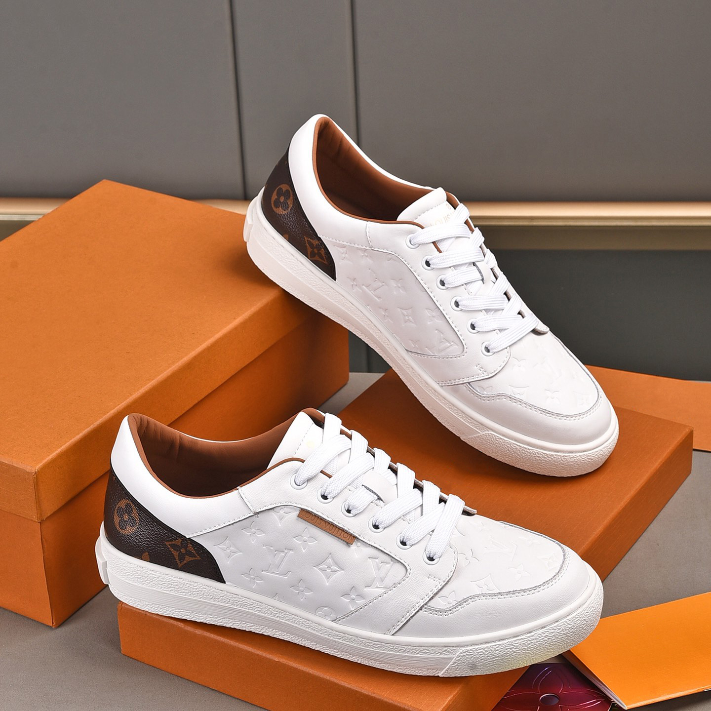 Luxury two tone splicing laceup sneakers