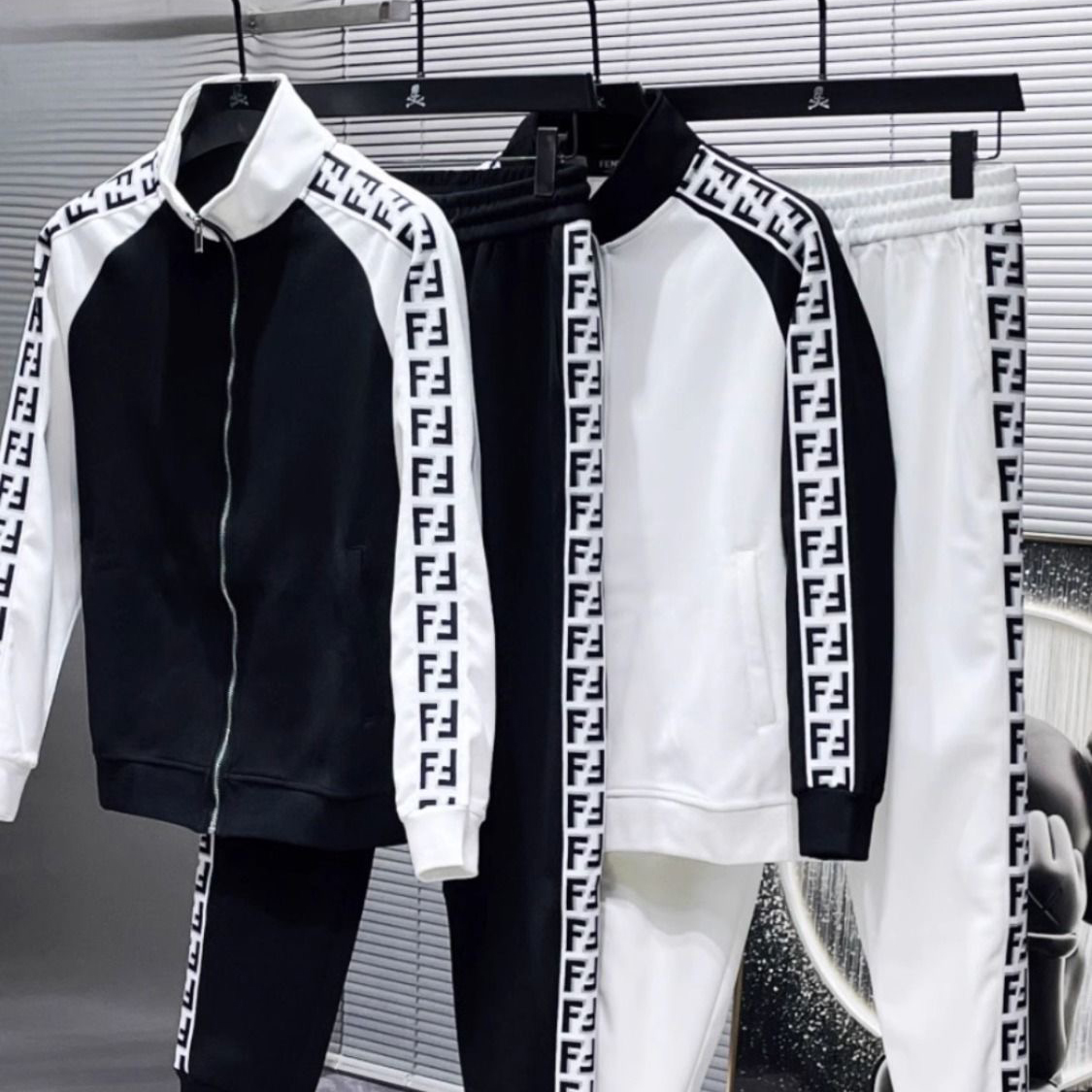 New stylish black and white sports suit/Black PD1423102501