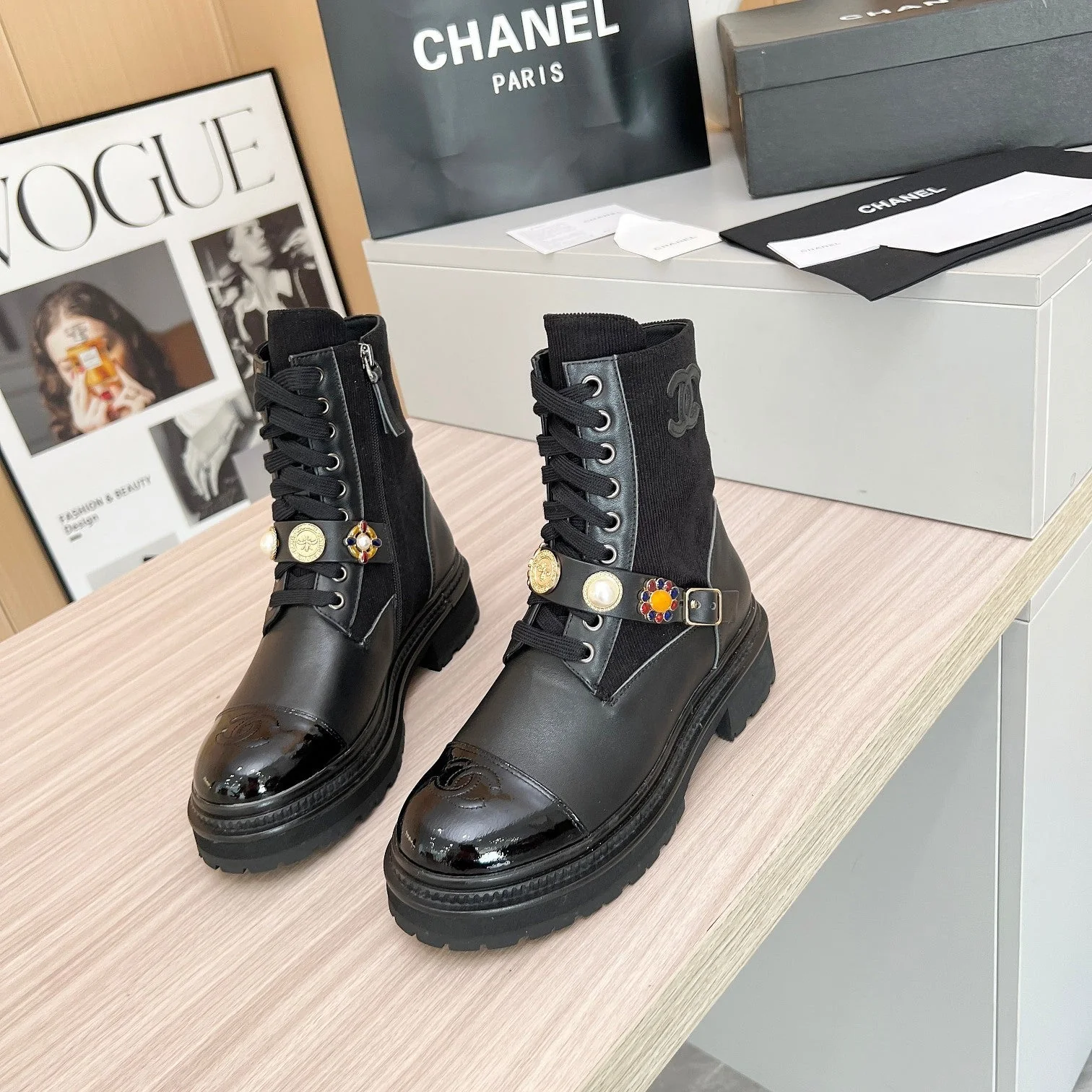 Embroidered patchwork leather women's boots