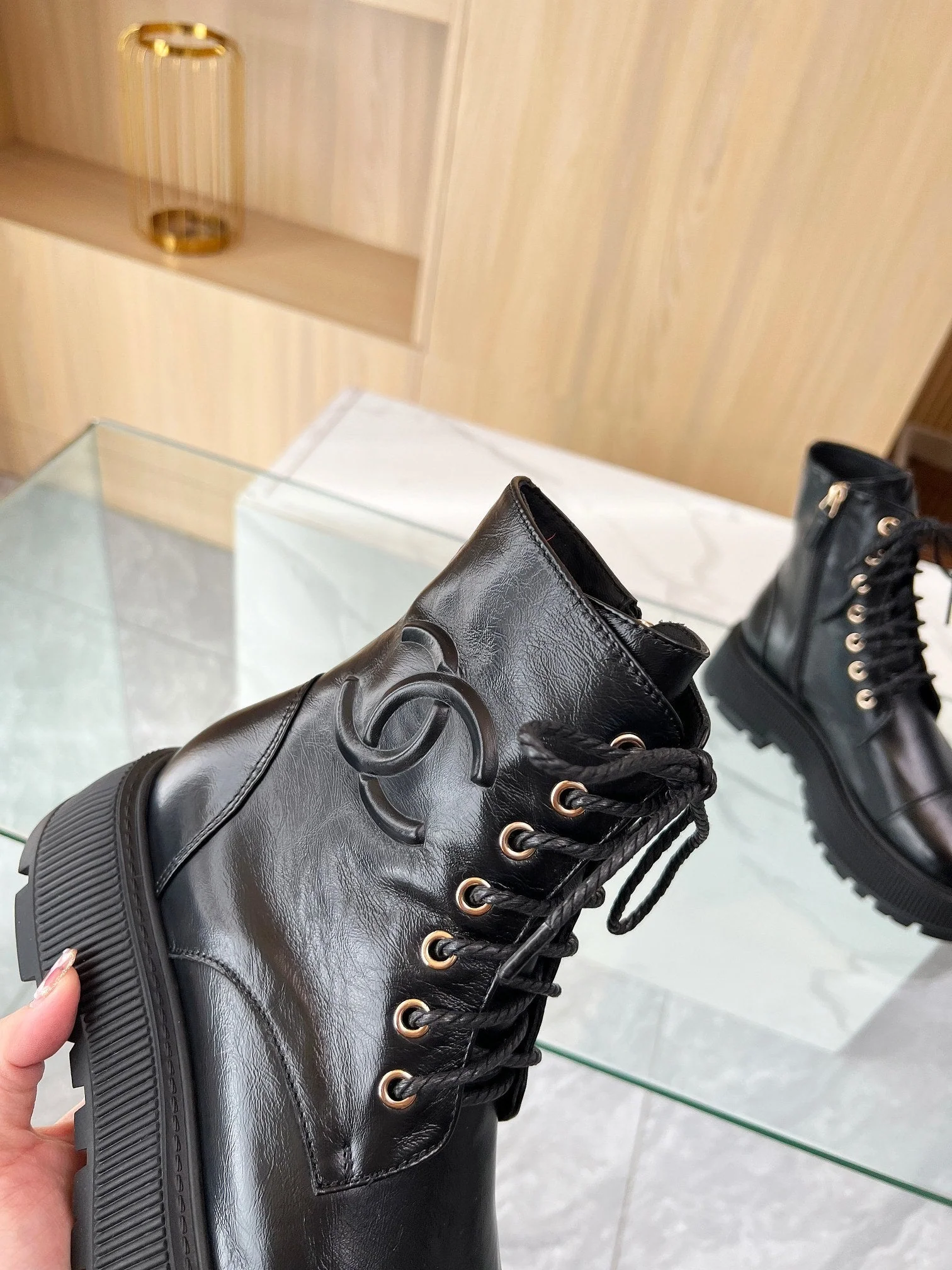 New autumn and winter embossed leather boots, 6 cm thick sole