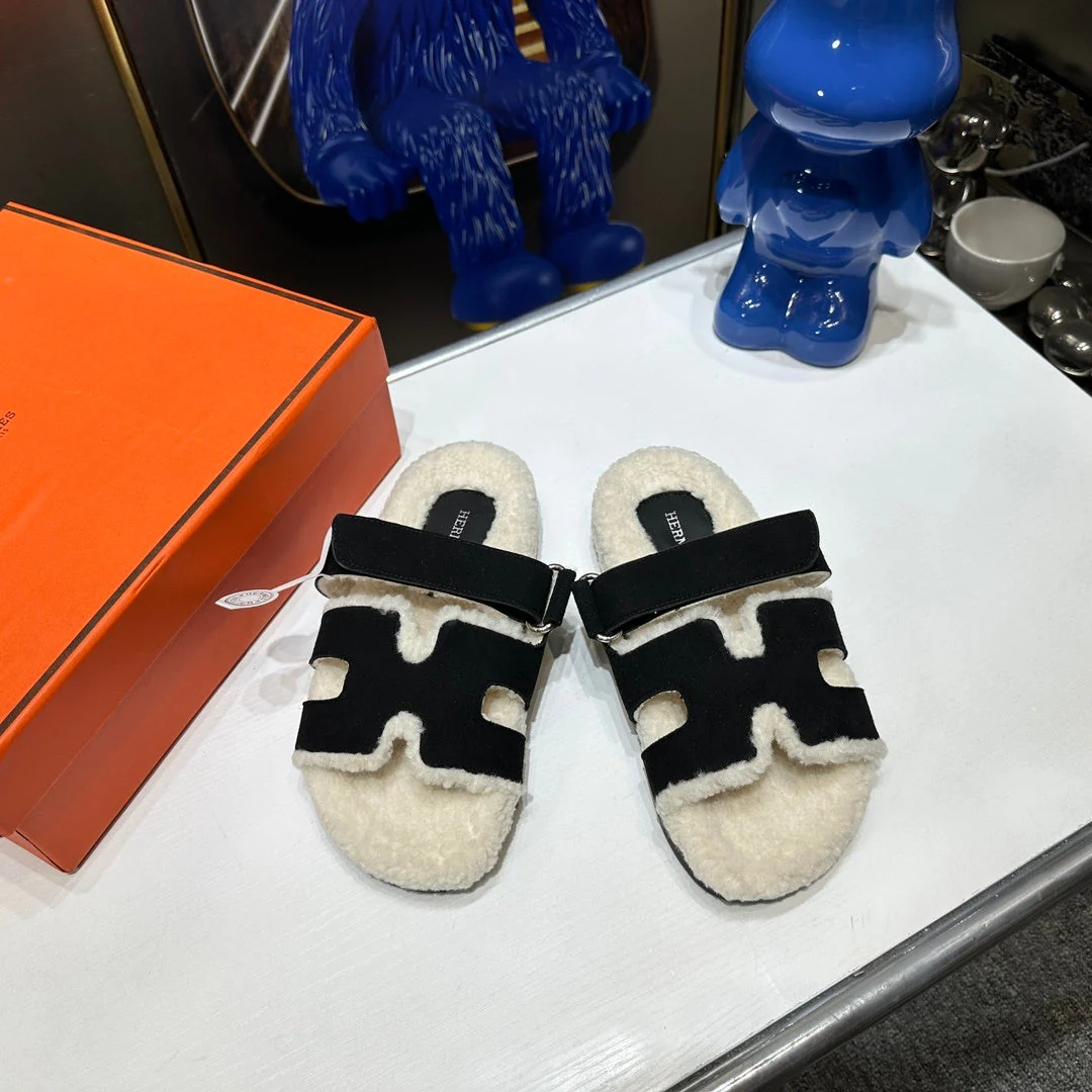 Lambswool Velcro Slippers