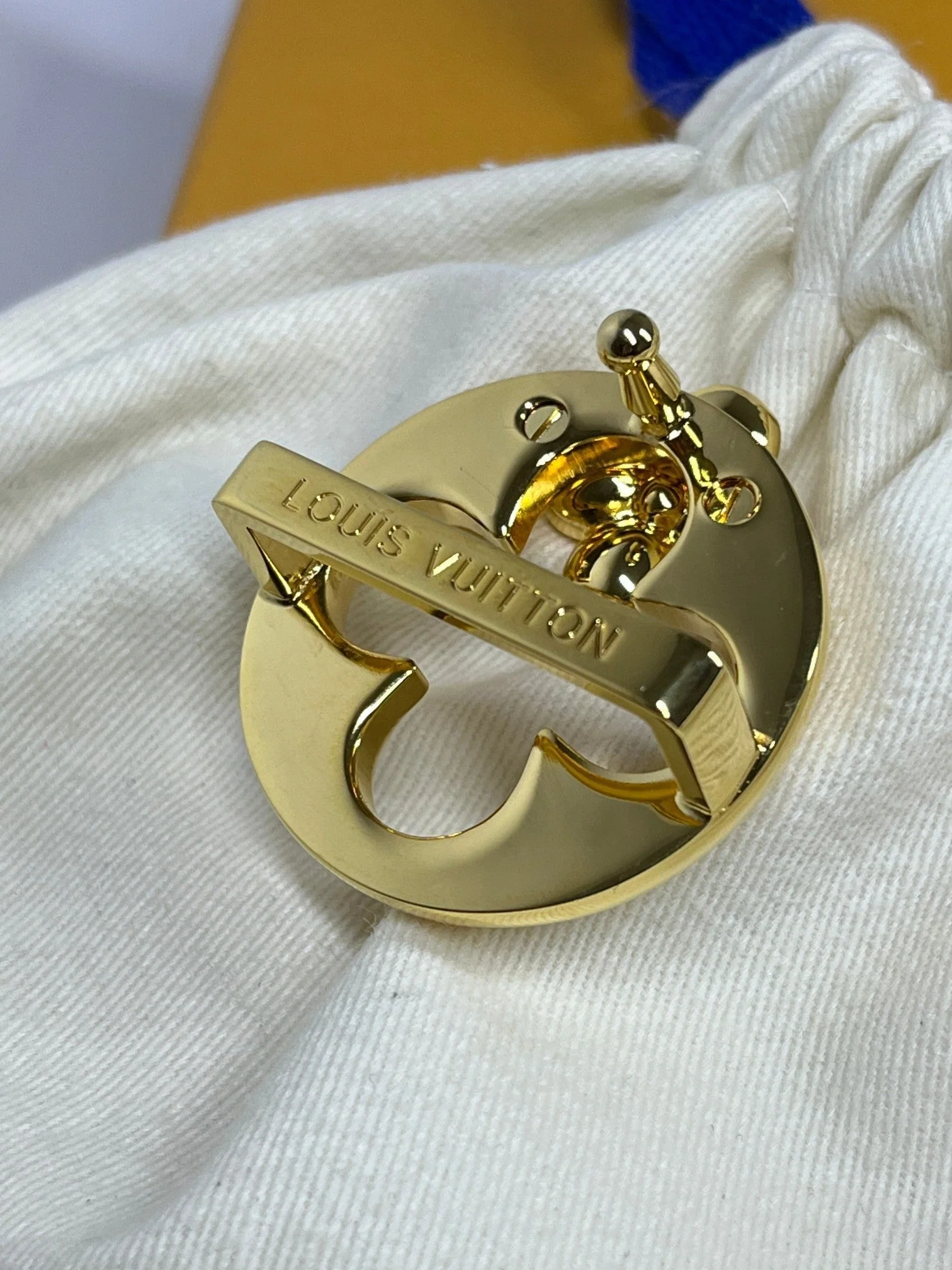 Reversible embossed leather belt