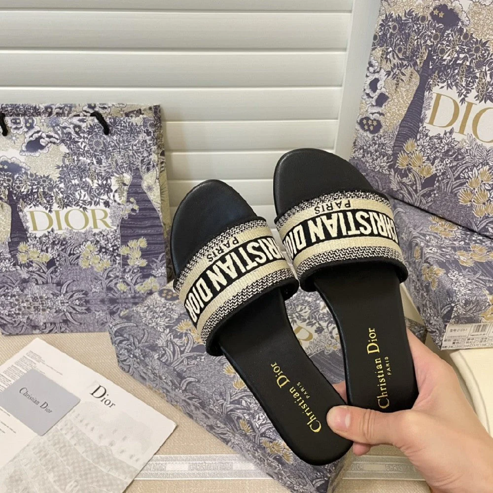 Classic Embroidered Slippers